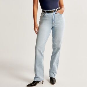 Abercrombie The '90s Straight Ultra High Rise Curve Love Short Light Wash Jeans